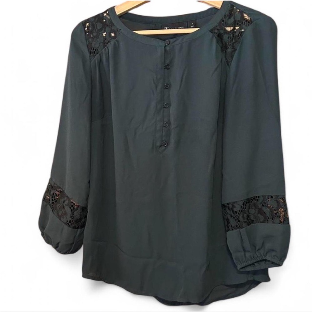 New York & Company Deep Green Button-Up Blouse